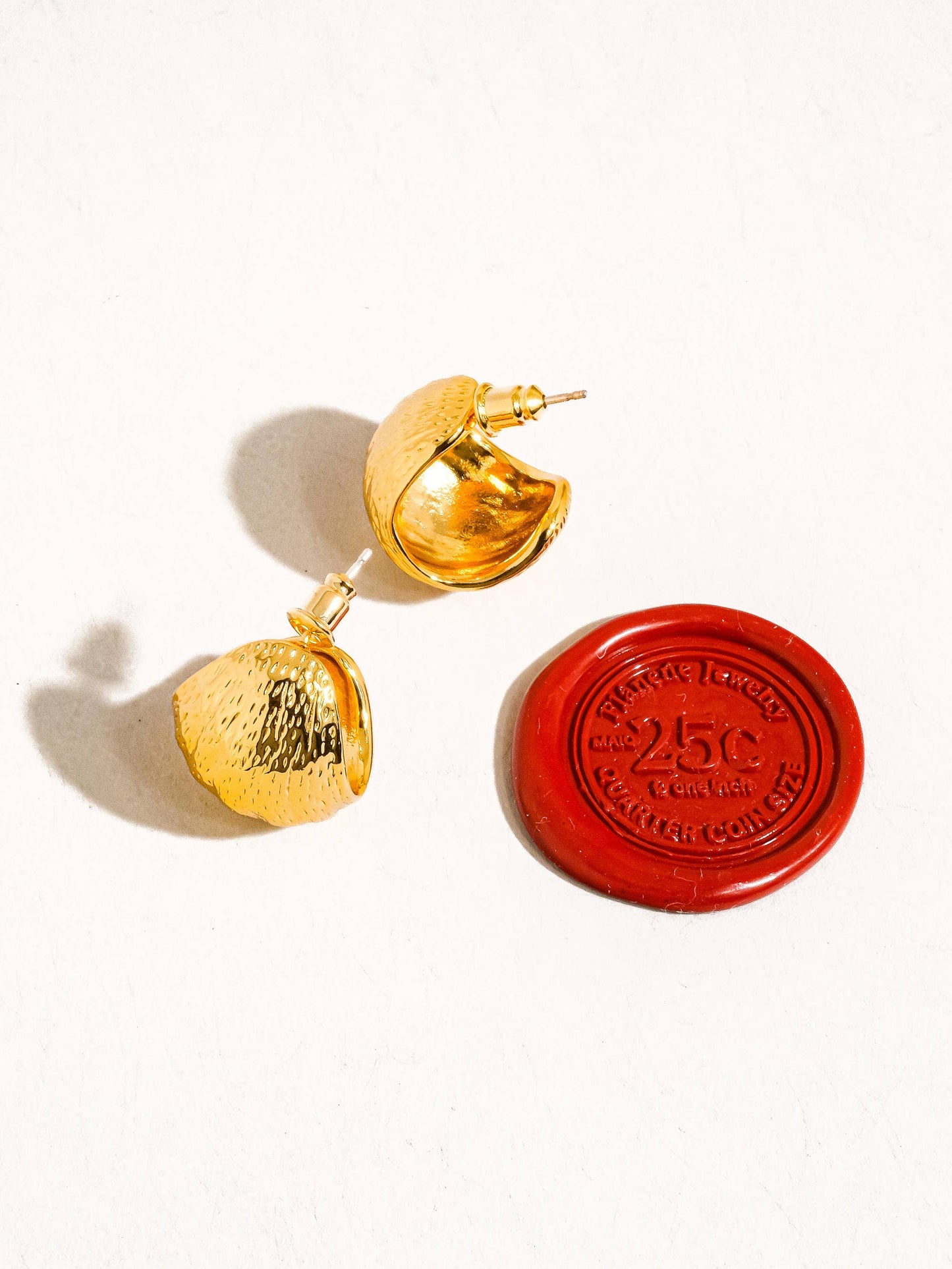 Zélie 18K Gold Textured Huggie Earring