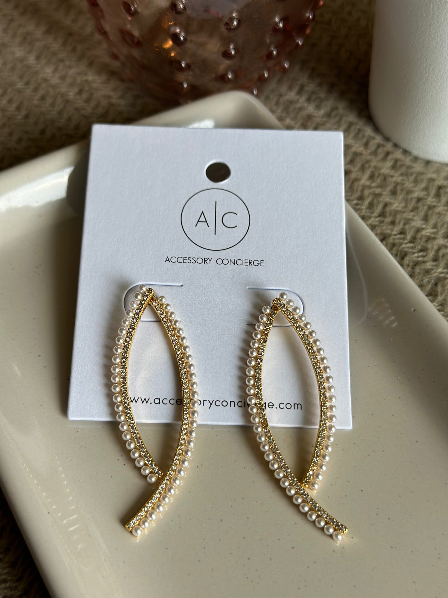 Accessory Concierge Pearl Ichthys Drops