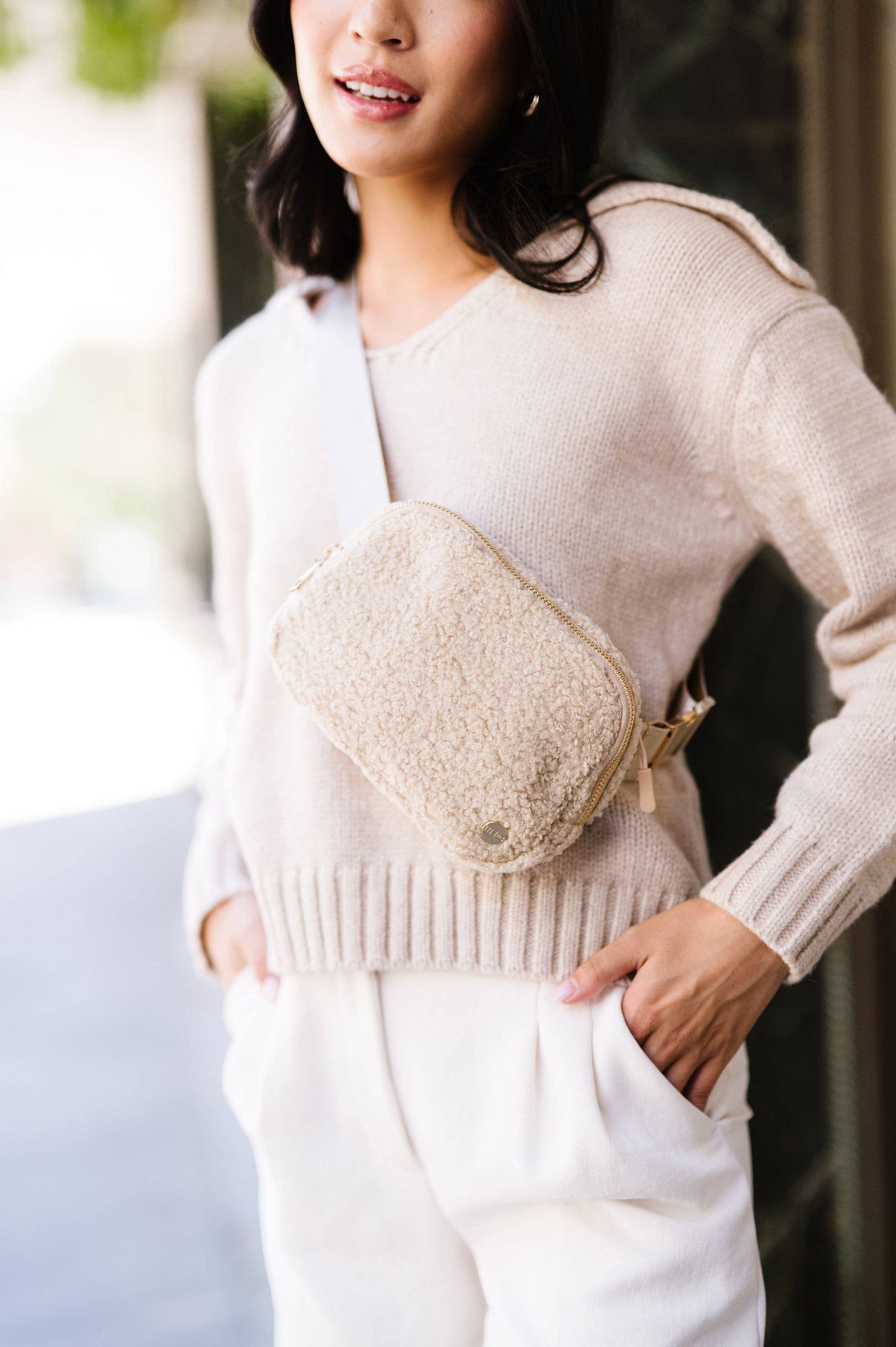 ASPEN SHERPA CROSSBODY FANNY SLING WAIST BELT BAG: Oatmeal