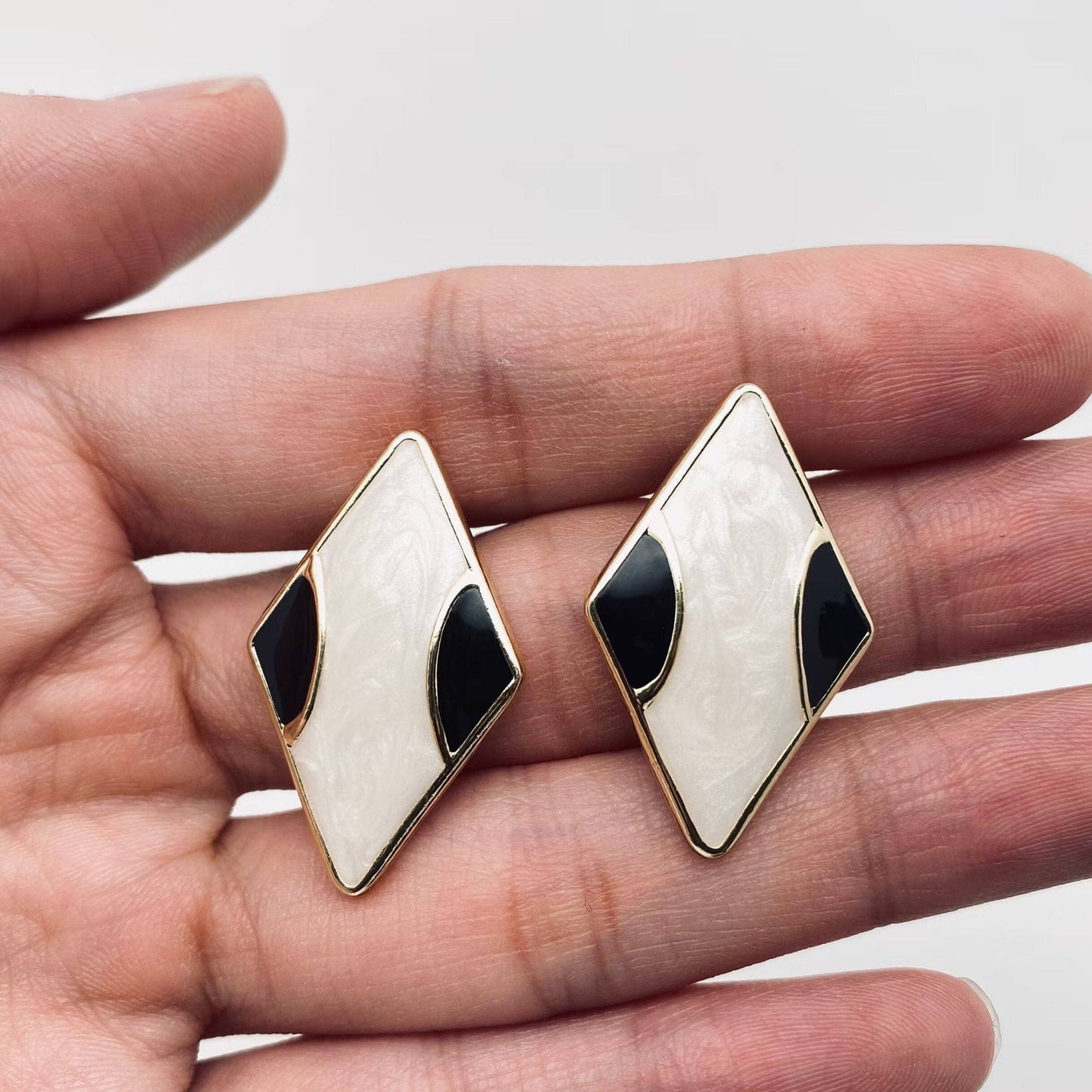 Black and White Vintage Diamond Shaped Studs